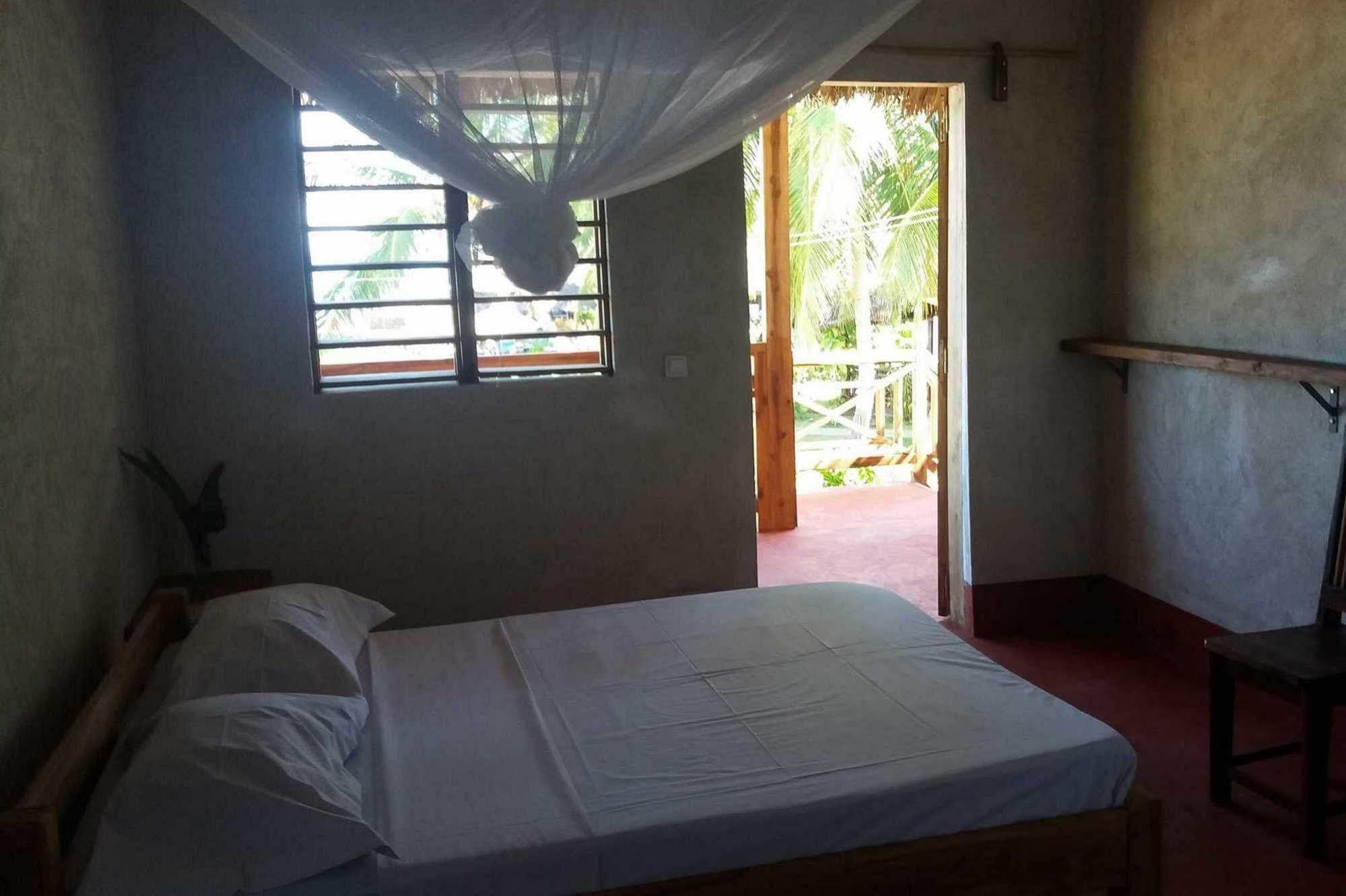 Ylang hôtel Ambondrona  Bagian luar foto